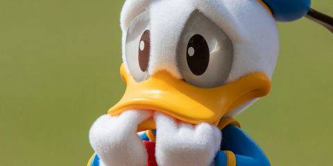 暗沉不只是晒黑这么简单，有一部分是日常习惯日积月累地来降低你的肌肤亮度。现在跟着文章来检查一下你是否有忽视掉的小细节，让肌肤从日常开始亮回来吧!