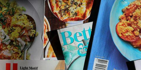 想用中药调理气血却被苦味劝退了吗?但其实用「吃的」中医饮食很多都是日常食材下去调配，并不是黑黑的苦味汤药喔!本篇文章整理了几道气血调理食谱，让你日常生活也能养出好气色，快来感受一下中医美容的魅力吧。