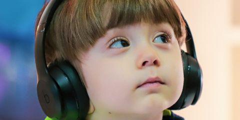 身上除了斑点，痣也是肌肤上常见的小标记，但你知道吗?其实痣也有分种类喔，今天就让本篇文章来带你认识痣的种类，看看你的痣是哪一种吧。