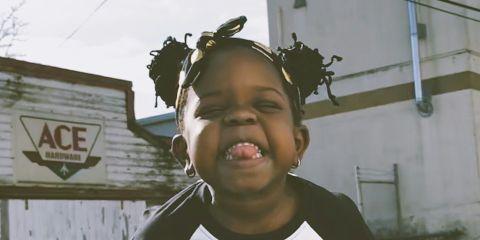 抗老不只看脸，真正的冻龄保养，从脸延伸到全身才算完整。尤其是颈纹、关节纹一不注意就比脸率先出卖年龄!别担心，今天就让本文带你深入身体皱纹的秘密吧。