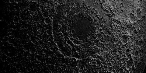 痘痘虽然退了，但脸上的小坑却一直在!这些小凹洞，是痘疤吗?还是只是毛孔变大了呢?别担心，现在就让本文带你认清什么是痘疤，快来看看吧!