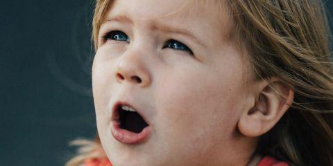 肌肤老化的元凶，可不只是风吹日晒，体内的荷尔蒙变化以及免疫力失衡，也在悄悄地影响肌肤健康。今天就让本篇文章带你了解身体有哪些「隐形警讯」你不能忽略吧!