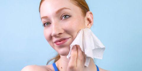 小心！错误洗脸不只是没洗干净，更可能让毛孔粗大、细纹提早找上门！忙碌的你，是不是一回到家，就只想随便洗洗脸、赶快躺平？别让每天辛苦的保养，输在洗脸这个步骤！今天就让本篇文章带你一起学习如何正确洗脸吧。