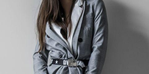 衣服颜色缤纷多变，但是不是常常觉得穿上某些色系，反而让气色变差？你能分辨哪些颜色适合自己、哪些最好避免吗？今天就让本篇文章带你认识常见色彩与肤色的搭配原则，帮你挑对颜色、不再踩雷，轻松穿出亮眼好气色。