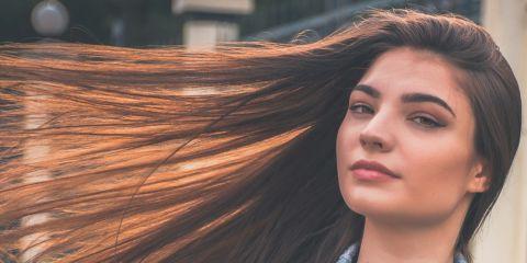 你是不是常常担心发际线偷偷后退呢?不用担心，这其实是女性常面临的问题。今天就让本篇文章来带你了解发际线后退的原因吧。