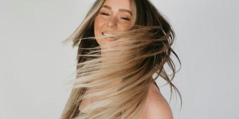 漂发后好怕头发断光光?爱美的你，是不是每次漂完头发就担心发尾分岔、干枯断裂?那么，该怎么做才能在染烫多次后，保有健康又柔顺的秀发?今天就让本篇文章来教你稳住发质的方法，让你漂发不惊慌。