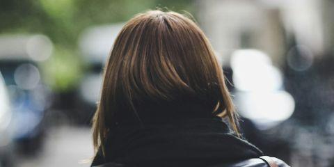 懂得护发，还不够。养成日常护发好习惯，让你的发质更上一层楼。今天就让本篇文章教你几个保护头发的小撇步，让你日常轻松守护你的秀发。