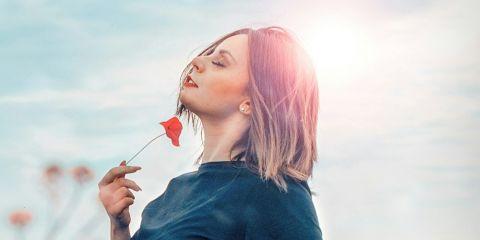 染发怕伤发?很多人会想选「天然染剂」，但天然染剂真的有比较好吗?染后效果会不会持久、不显色?今天就让本篇文章会你分析一下天然染剂的优缺，帮助你选择染发方式吧。