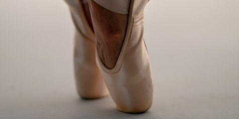 皮肤为人体最大的器官，也是人体对外的第一道防线，一般成人皮肤表面的面积约为1.6 平方公尺，总重量约人体的 16%，健康的皮肤可以反映出身体状况，更能有效阻挡外来的有害物质及伤害。