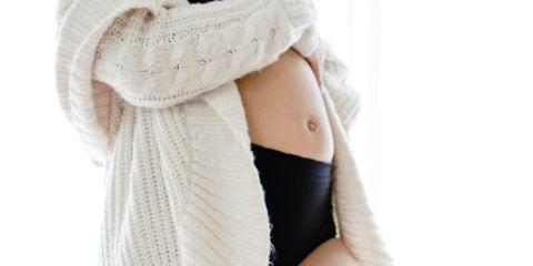 想在怀孕期间零妊娠纹，产后依然自信露出小蛮腰吗?其实，只要提早开始保养，维持肚皮的光滑与弹性一点也不难。现在就让本篇文章带你掌握孕期保养的小技巧吧。