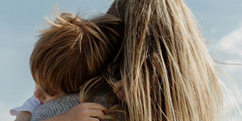 已经很努力保养了，妊娠纹却还是悄悄出现了?别担心，现在医美技术进步，有许多疗程都能有效淡化妊娠纹、刺激胶原蛋白再生，让肌肤恢复平滑与弹性。现在就让本篇文章为你介绍有关妊娠纹治疗的方式都有哪些吧。