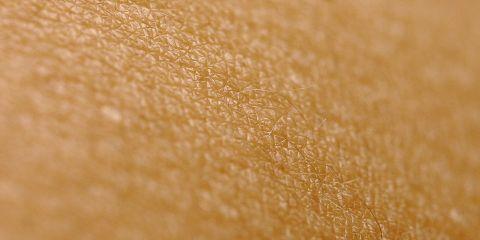 最近肌肤总是掉小屑屑，让你很困扰吗?今天就让本篇文章带你一起了解造成掉屑的原因有哪些吧!