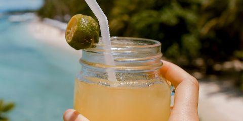 了解完淡斑好食材后,不妨试着动手把它们变成日常的料理吧!现在就快跟着文章一起做做看几道简单又实用的淡斑饮品吧。