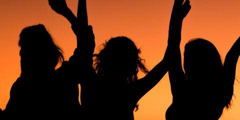 完成肤质检测后,接下来让本篇文章带你深入了解各肌肤的特征与需求,让你精准掌握自己肌肤状况,让保养不在费力!