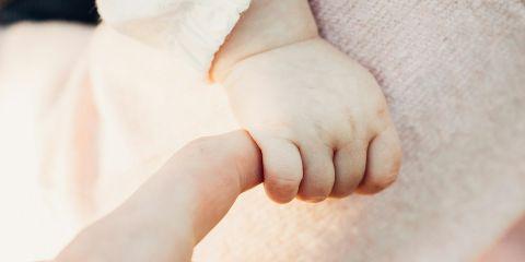 每天照顾宝宝已经够忙了,还常常被宝宝的肌肤问题搞得一头雾水吗?别担心,其实宝宝肌肤只是需要多一点特别呵护而已。今天本篇文章就要用最简单的方式,带新手妈妈们一次搞懂宝宝肌特性,减少育儿烦恼。