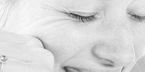 一到换季,肌肤就特别紧张,稍微一疏忽,就干痒、脱皮、爆痘全来报到,连平常爱用的保养品也像突然失效,怎么擦都救不回来?别担心,今天这篇文章整理了4大常见的换季肌肤问题,陪你稳稳度过季节交替,养出稳定好肤质!