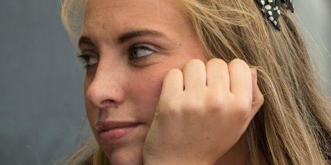 你是不是也有妆前选择障碍?隔离乳、饰底乳、素颜霜、妆前乳,看起来都差不多到底要选哪一个才好呢?别担心,今天就让本篇文章来为你解析妆前神队友的差异吧。