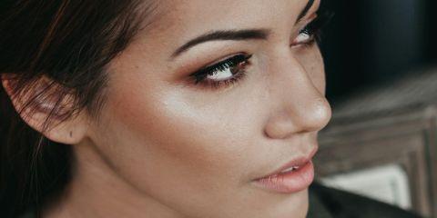 想要用修容打造立体轮廓吗?但化完却觉得妆感脏脏的、轮廓还变得更模糊了?今天就让本篇文章来教你如何使用修容不显脏不费时,轻松拥有小v脸。