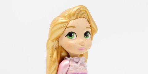 你也染过头发了吗?不论是为了遮白发、提亮气色还是追求时尚,染发早已成为日常保养的一部分。但你是否听过:「染发染久会致癌」这句话呢?别担心,今天就让本篇文章来为你解析一下什么是染发吧。