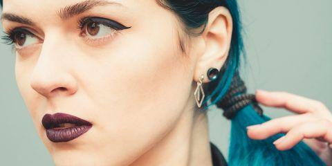 想避免穿耳后红肿与发炎的困扰吗?现在就让本篇文章来告诉你预防的小妙招吧!