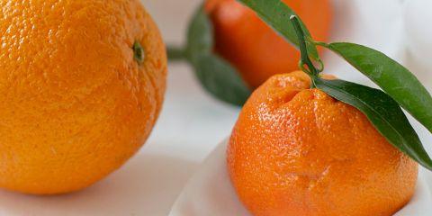 肌肤总是皱皱巴巴的,让你看的好心烦?你是不是也想摆脱橘皮困扰,恢复平滑肌肤呢?今天就让本篇文章告诉你几个小妙招,帮助你有效的淡化橘皮组织。